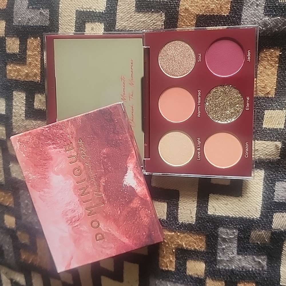 Dominique unconditional palette